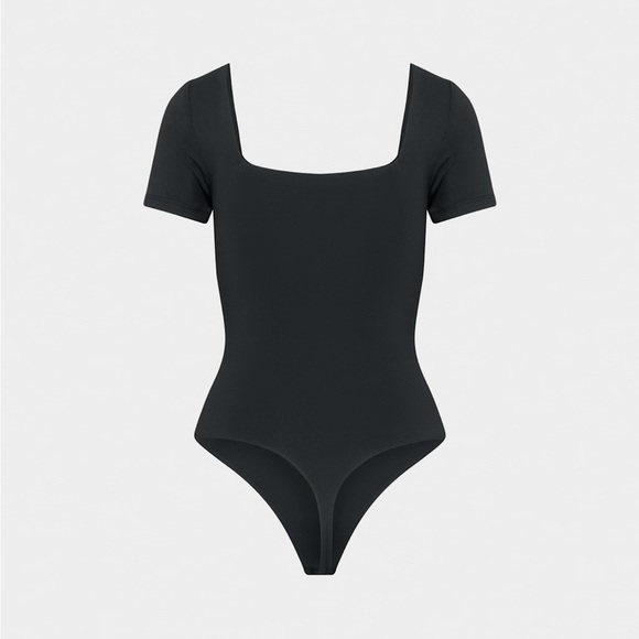 Aritzia Original Contour Squareneck Bodysuit - Picture 2 of 10